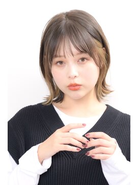 アミュレ ヘア サロン(Amule hair salon) ホワイトグレージュ メッシュカラー ミニウルフ くびれヘア