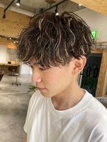 クオル 立川(QOL)&nbsp;波巻きスパイラルパーマツーブロックツイストパーマメンズヘア