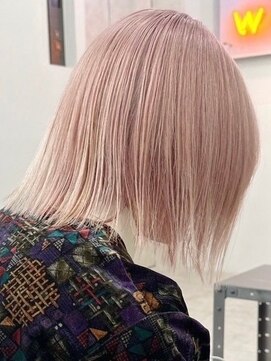 ウィコ 新宿(WICO) white pink [新宿駅/グレーベージュ/黒髪]