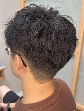 イゾラ(isola) 【isola】メンズカラー/ツーブロ刈り上げ/爽やかショート