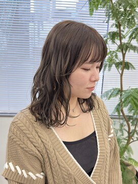 ミーナ バイ アーバン(Meena by urban.) 【Meenaハザマ】オリーブベージュ×ミディアムウェーブ