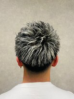 アストロ(ASTRO)&nbsp;10代20代30代ホワイトメッシュハイライト刈り上げツーブロック