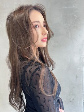 エイミー(Aimee) Aimee オリーブカラー×レイヤーカット