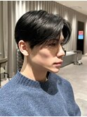 刈り上げセンターパート韓国ヘアメンズヘア