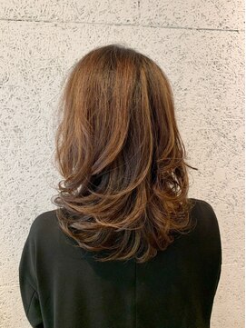 DAMANI 表参道 髪質改善/ヘッドスパ/ハイライト/白髪染め/白髪ぼかし/縮毛矯正 似合わせカット/ミディアムレイヤーカット[表参道駅]