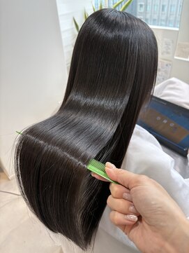 エミュスト(Emuest) 髪質改善　ストレート　縮毛矯正　30代