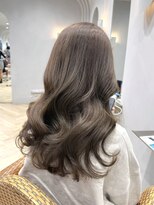 ティエラ 原宿 表参道(Tierra) 【関日葉里】赤み消しオリーブベージュ