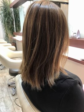 マーリャヘアー(mallia hair) ミディアムヘア立体感カラー