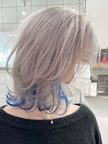 ウィコ 新宿(WICO)&nbsp;ホワイトインナーブルー新宿駅/フェミニン/モードダークアッシュ