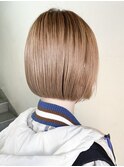 ミルクティーベージュカラーショートボブ切りっぱなしボブ30代