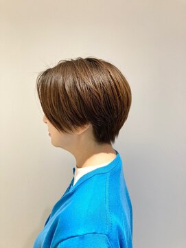 六本木美容室 ヒロオ(HIROO) 大人ショート　白髪ぼかし