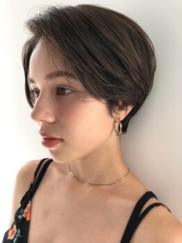 チロ(chillo)の写真/<カット+カラー+トリートメント¥9900～>ファッションにフィットする抜け感ショートへ。