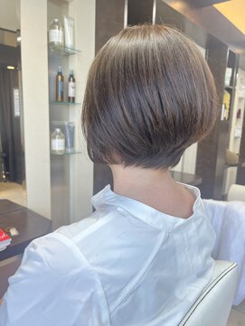 ウィン プレミアムサロン(WIN Premium Salon) ペールベージュxショートボブ