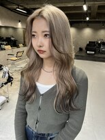 サロウィン 新潟万代店(SALOWIN)&nbsp;★美髪くびれ愛され大人ガーリーハイトーンカラーふんわりカール