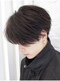 前下がりセンターパート刈り上げツーブロック毛流れカルマヘア
