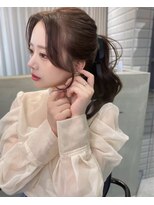 リッカ(LICCA)&nbsp;(licca内堀)ヘアアレンジ×ポニーテール×レイヤーカット