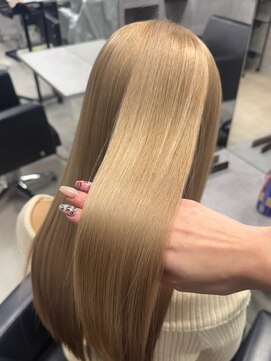 ルイス(L'wis) ミルクティベージュブロンド