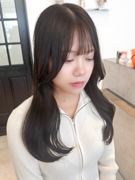 リアンバイアリュール(Lian by Allure) ダークグレージュレイヤーカット韓国巻き