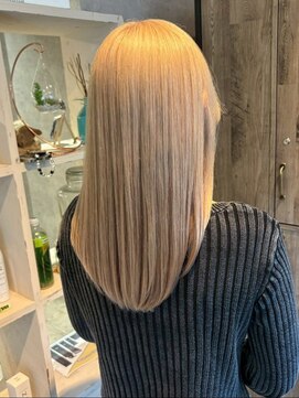 ナフィ バイ エイム 町田店(Nafie by eim) ホワイトベージュ/ケアブリーチ/フェミニン/ハイトーン艶カラー