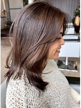 ヘアーリビング 730 宜野湾 730 beige color ミディアムレイヤー/ミルクティー/透明感