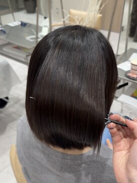 アッドバイケンジ(Add.. by KENJE) 乾かすだけでまとまる◎艶感ナチュラルボブ