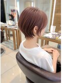 柔らかく見えるくびれショート