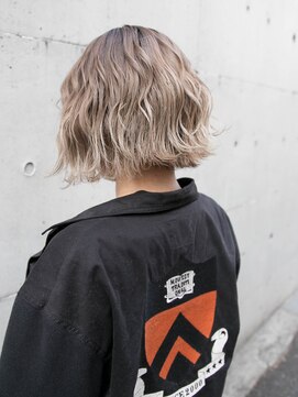 リリアン 青山(relian) ハイトーンの切りっぱなしボブ