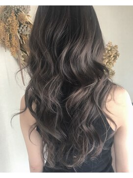 キセツ(ki se tsu) ハイライトで立体感UP光に透けるグレージュ