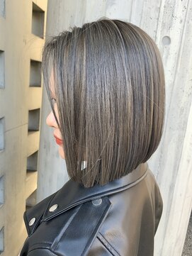 リバレッジ 広尾(Leverage) 透けるグレージュワンレン前下がりボブ【広尾/恵比寿】担当:大住
