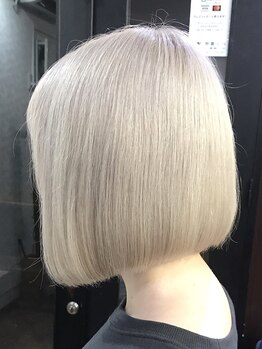 ヘアー リンクス アーチ(Hair Links ARCHE)の写真/明るめのハイトーンカラーも、ダメージレスでできるケアブリーチが好評◎仕上げのコテ巻きサービスも人気♪