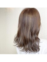 ヘアーアンドメイク ドレス(DRESS)&nbsp;白髪ぼかしハイライトカラー