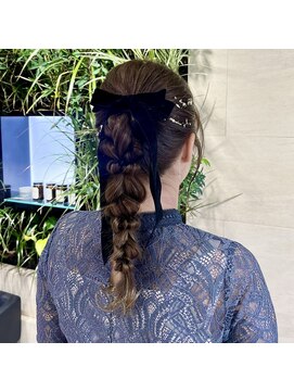 ラック 由比ヶ浜(LUCK) 編みおろしポニー