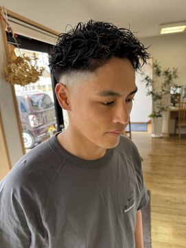 ナチュラル(Natural) 強欲スキンフェードパーマ