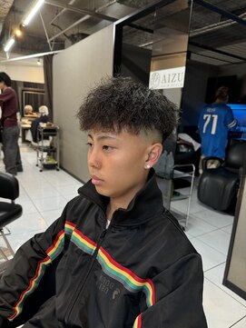 アイズ 海老名(AIZU) ツイストスパイラルパーマ メンズパーマ フェードカット 眉毛