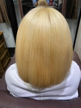 ビーチェ 小岩(Bice) 滑らかなサラ艶ヘアとブロンド ブリーチ 髪質改善ケアカラー