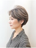 【白髪ぼかしレイヤー】ハイライトグレージュ＆立体ショート