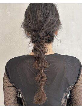 マスカリ(muscali) Ryo編み下ろしアレンジ編み込みパーティーアレンジ