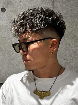 メッツ 原宿(METS) MEN‘S/ハイライト×スペインカール/短髪/海外ヘア