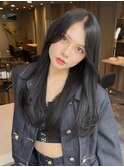 シアーブラック×レイヤーカット前髪なし暗めカラー