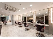 アース 銀座店(HAIR&MAKE EARTH)の雰囲気（EARTHオリジナルの商品も購入いただけます♪）