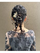 タリーゼ(TALISE) ツイン編みおろしアレンジ