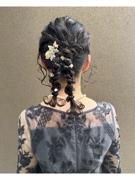 タリーゼ(TALISE) ツイン編みおろしアレンジ