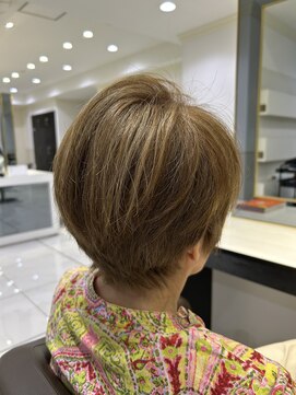 アッシュ 青葉台店(Ash) ショートカット明るい白髪染め