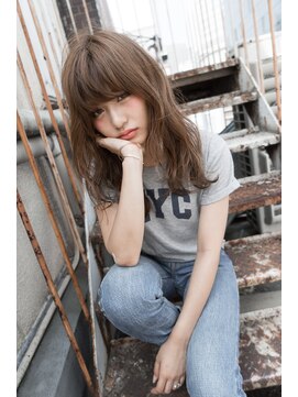 トッカ ヘアアンドトリートメント 難波店 重軽ウェーブ☆ミディ