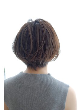 ニーナ せんげん台(nina) シルエットが綺麗に見えるスタイル・大人カジュアル