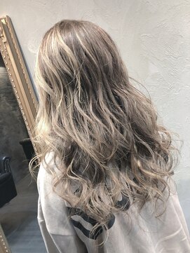 ヘアーシグネチャー(Hair Signature) 外国人風というかむしろ外国人カラー