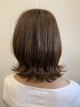 パチャールヘアー(PACAR HAIR) ラテベージュ外ハネミディアム