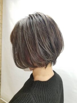 クオリス 上福岡店(QUALIS) 小顔/グラボブ/ショートボブ/アッシュグレー/30代40代
