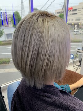 ヘアーディア みどり店(Hair...DiA) ホワイトシルバー