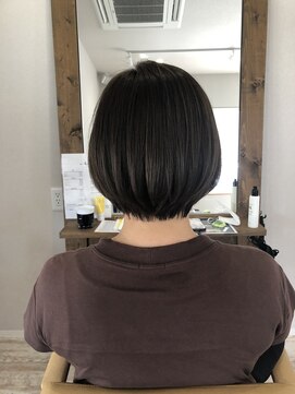 シキ(C key) ショートボブ